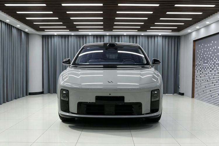 Used Li Auto i8 2025 Model Standard Version Exterior 9