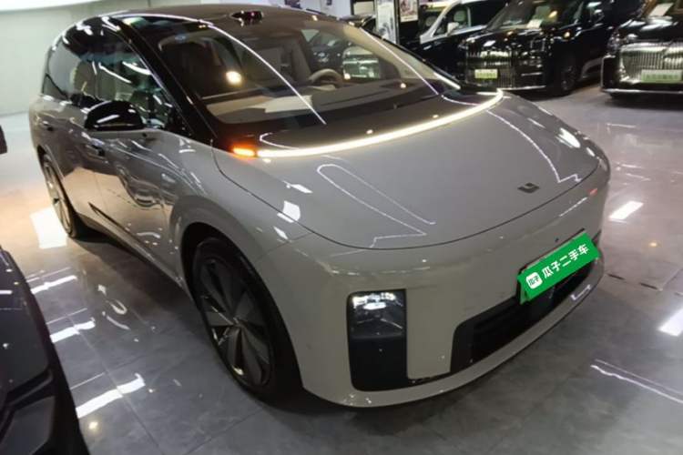 Used Li Auto i8 2025 Model Standard Version Front Right 45 Deg
