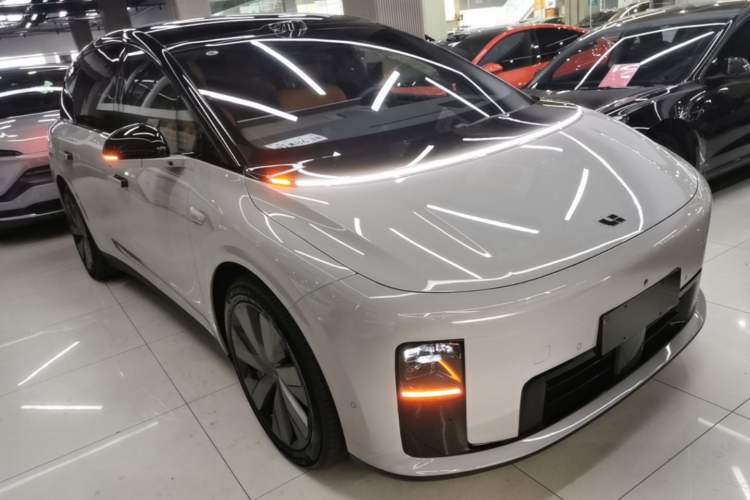Used Li Auto i8 2025 Model Standard Version Front Right 45 Deg