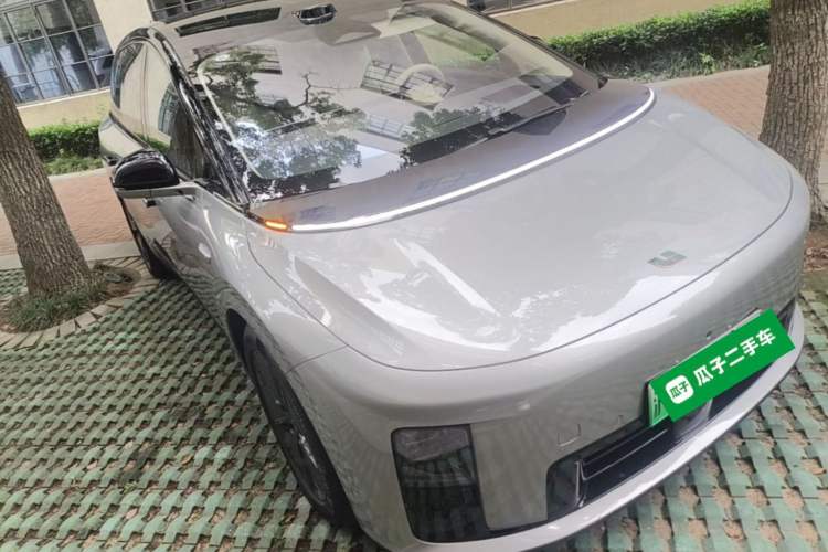 Used Li Auto i8 2025 Model Standard Version Front Right 45 Deg