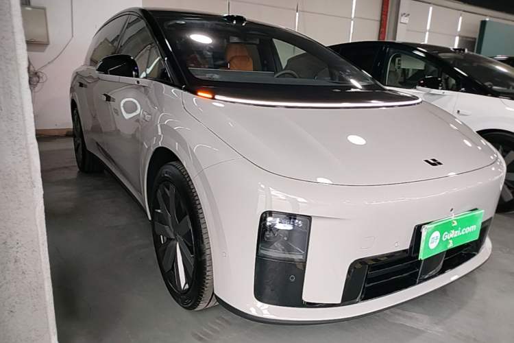 Used Li Auto i8 2025 Model Standard Version Front Right 45 Deg