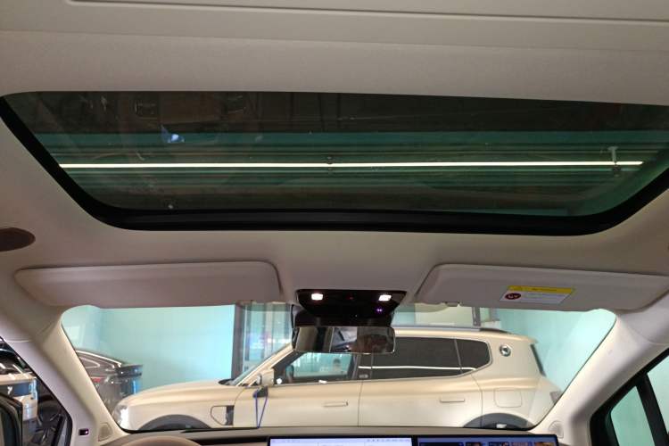Used Li Auto i8 2025 Model Standard Version Headliner