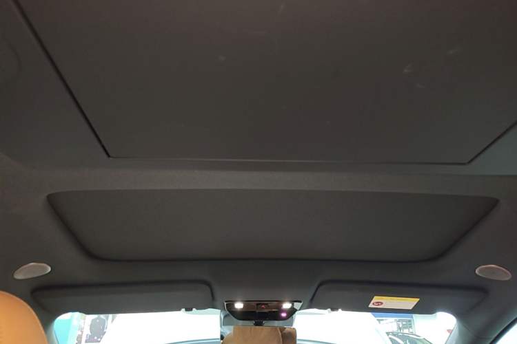 Used Li Auto i8 2025 Model Standard Version Headliner