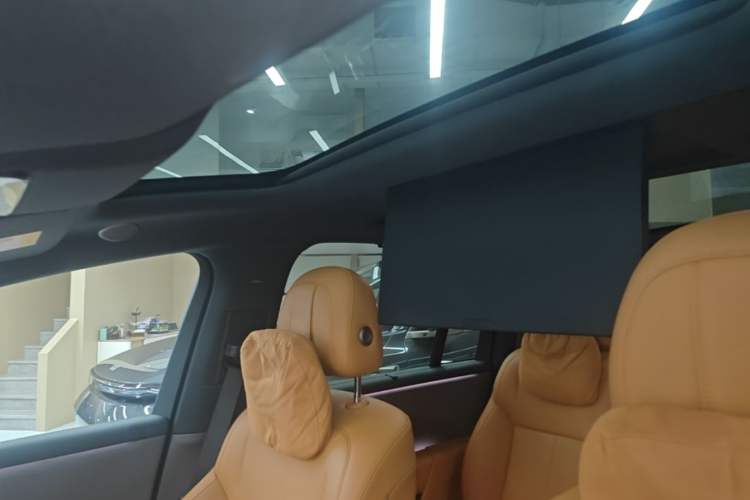 Used Li Auto i8 2025 Model Standard Version Headliner