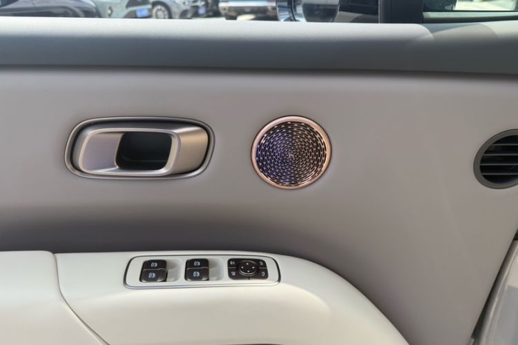 Used Li Auto i8 2025 Model Standard Version Interior 1