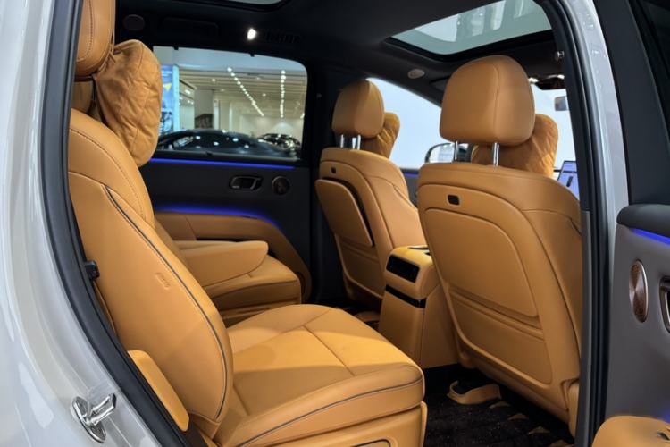 Used Li Auto i8 2025 Model Standard Version Interior 1
