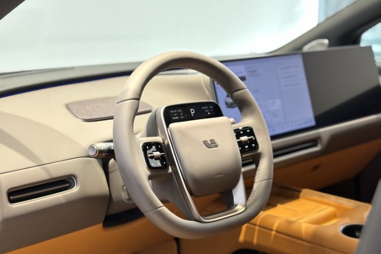 Used Li Auto i8 2025 Model Standard Version Interior 3