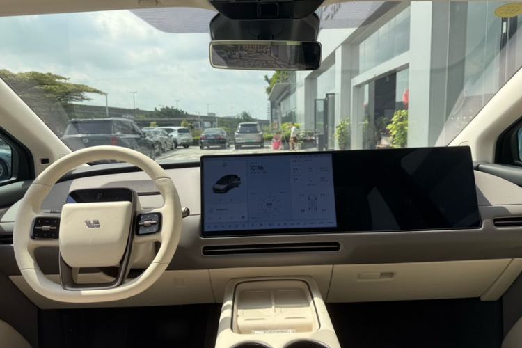 Used Li Auto i8 2025 Model Standard Version Interior 4