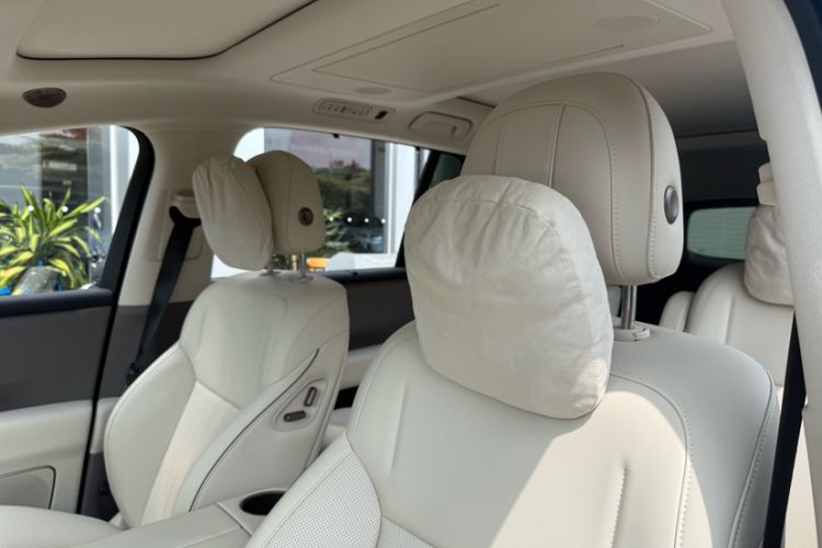 Used Li Auto i8 2025 Model Standard Version Interior 5