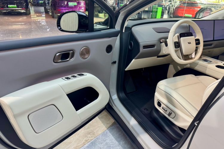 Used Li Auto i8 2025 Model Standard Version Interior 8