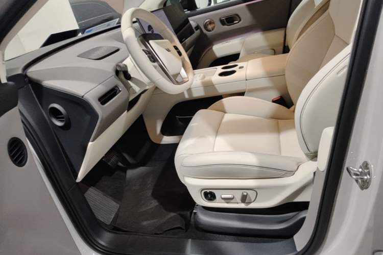 Used Li Auto i8 2025 Model Standard Version Left Front Seat
