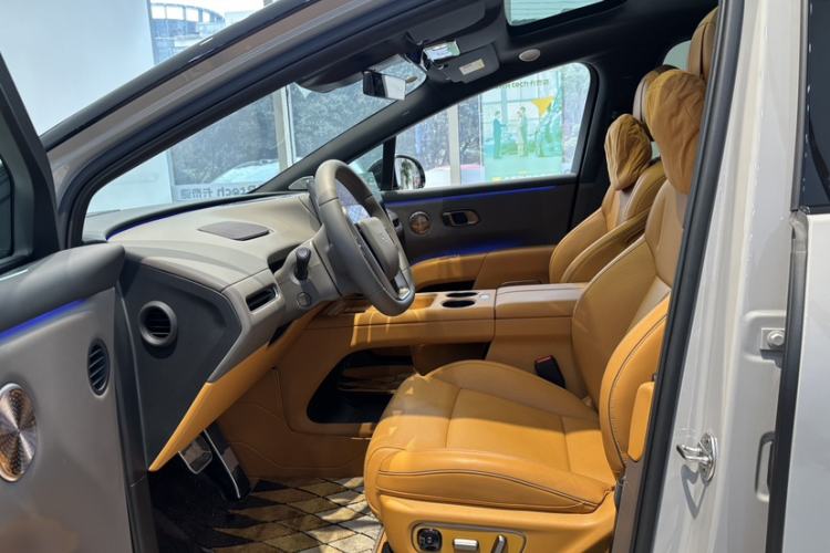 Used Li Auto i8 2025 Model Standard Version Left Front Seat