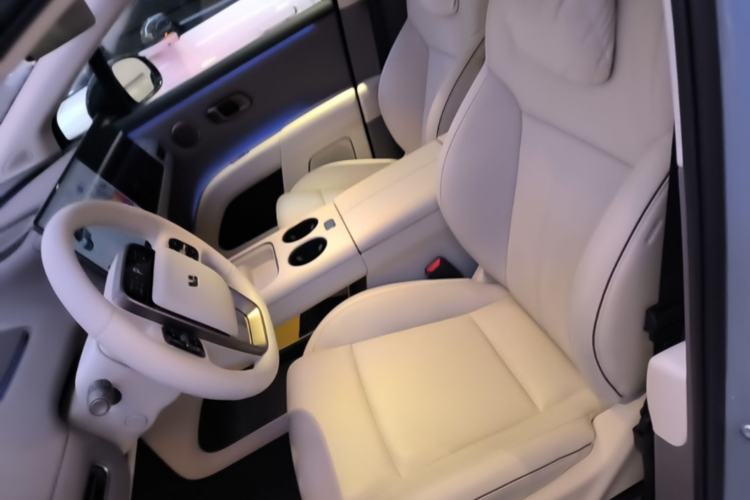 Used Li Auto i8 2025 Model Standard Version Left Front Seat