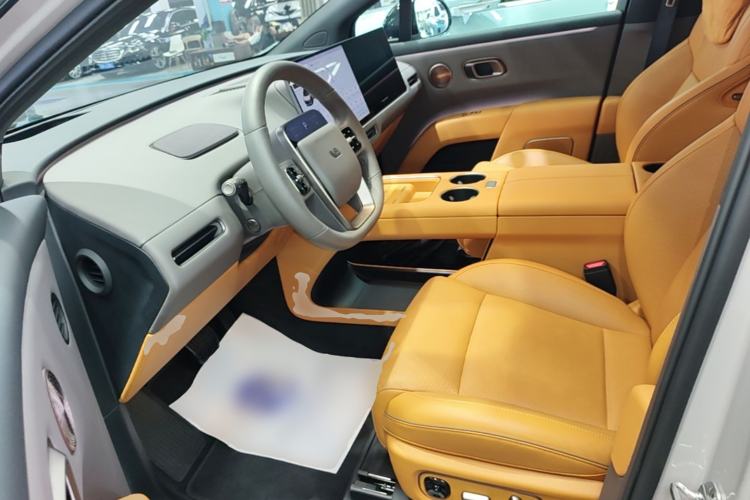 Used Li Auto i8 2025 Model Standard Version Left Front Seat