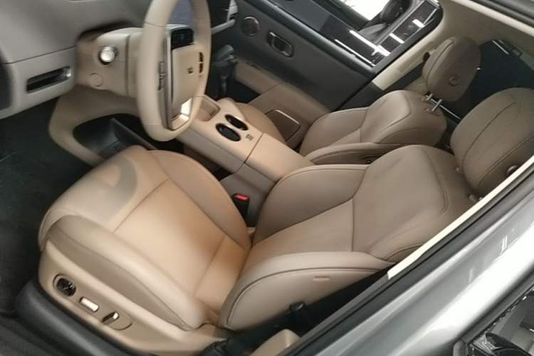 Used Li Auto i8 2025 Model Standard Version Left Front Seat