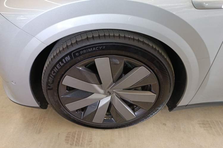 Used Li Auto i8 2025 Model Standard Version Left Front Wheel Hub