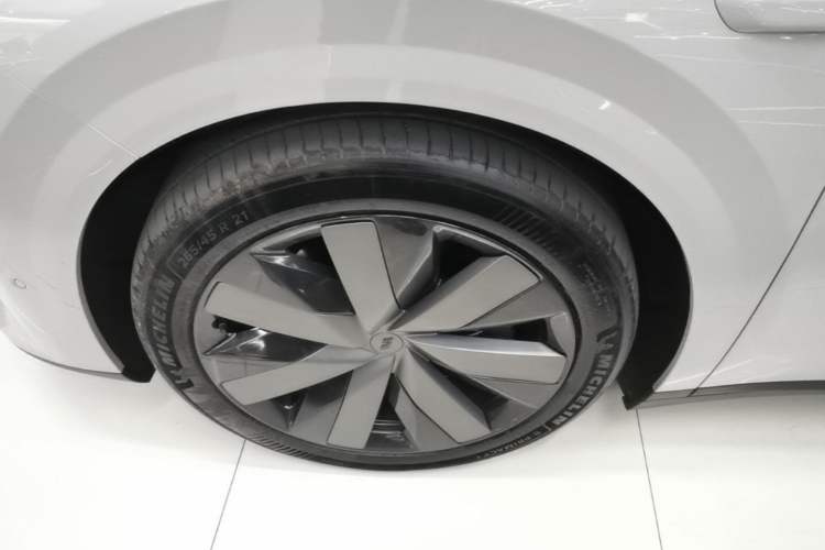 Used Li Auto i8 2025 Model Standard Version Left Front Wheel Hub