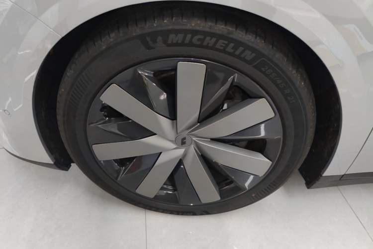 Used Li Auto i8 2025 Model Standard Version Left Front Wheel Hub