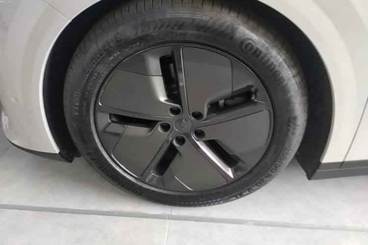 Used Li Auto i8 2025 Model Standard Version Left Front Wheel Hub