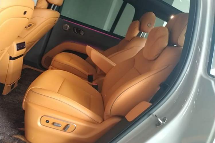 Used Li Auto i8 2025 Model Standard Version Left Rear Seat