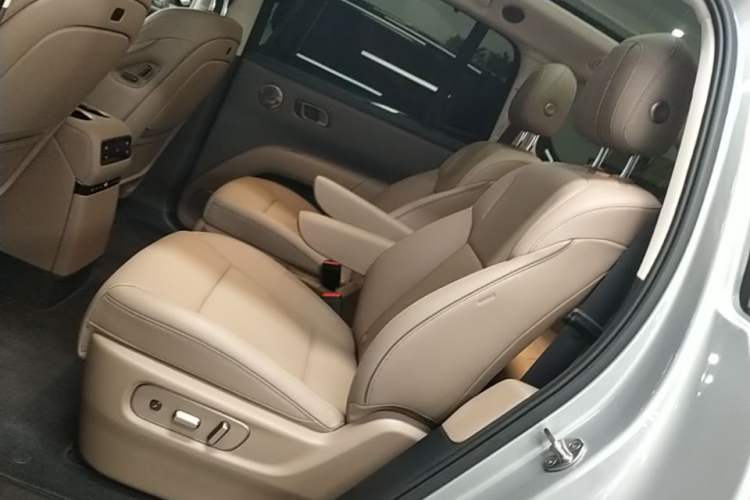 Used Li Auto i8 2025 Model Standard Version Left Rear Seat