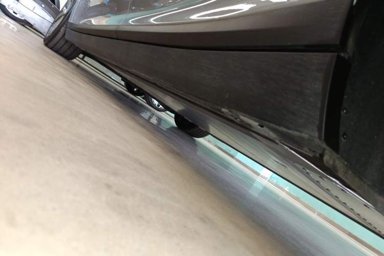 Used Li Auto i8 2025 Model Standard Version Left Side Sill