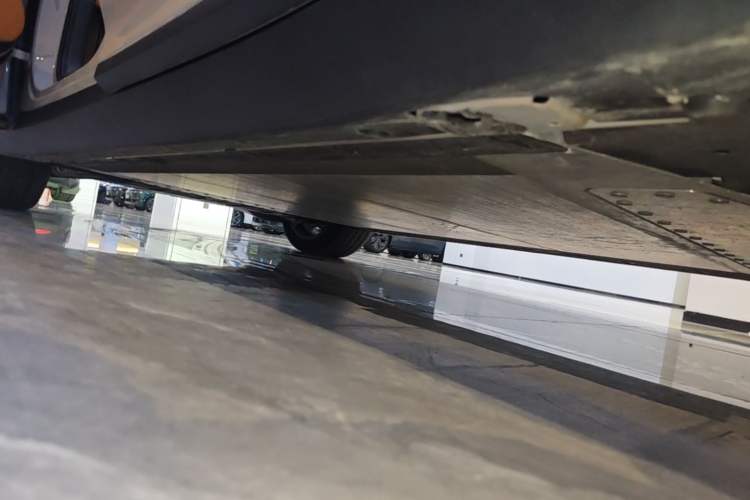 Used Li Auto i8 2025 Model Standard Version Left Side Sill