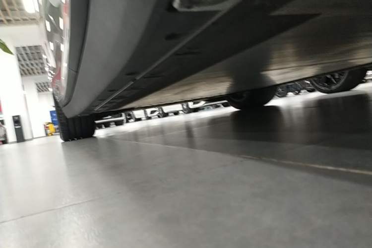 Used Li Auto i8 2025 Model Standard Version Left Side Sill