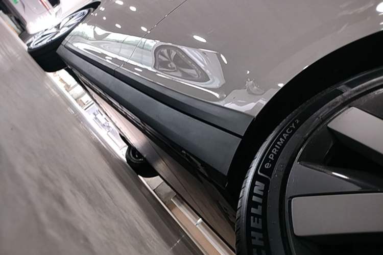 Used Li Auto i8 2025 Model Standard Version Left Side Sill