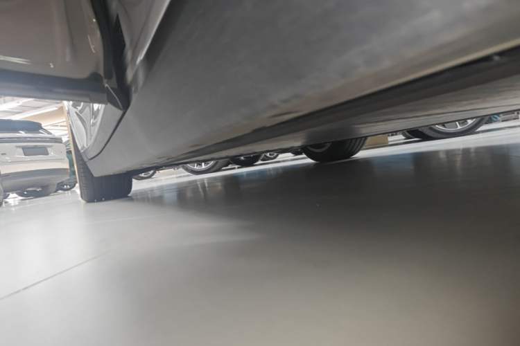 Used Li Auto i8 2025 Model Standard Version Left Side Sill