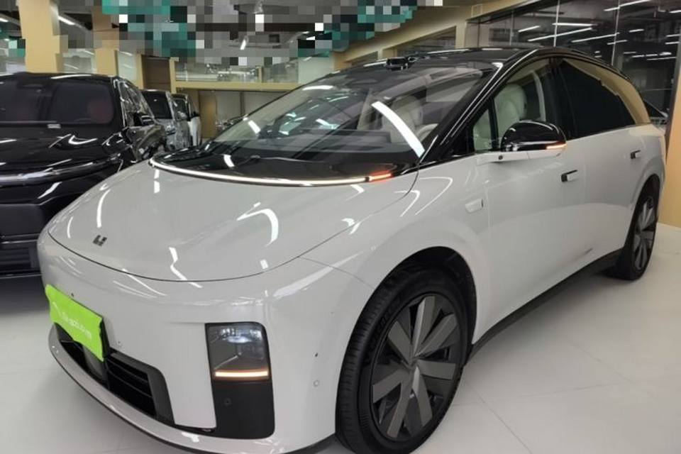 Li Auto Li Auto i8 2025