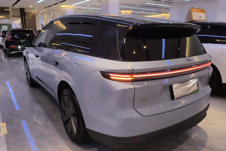 Used Li Auto i8 2025 Model Standard Version Rear Left 45 Deg