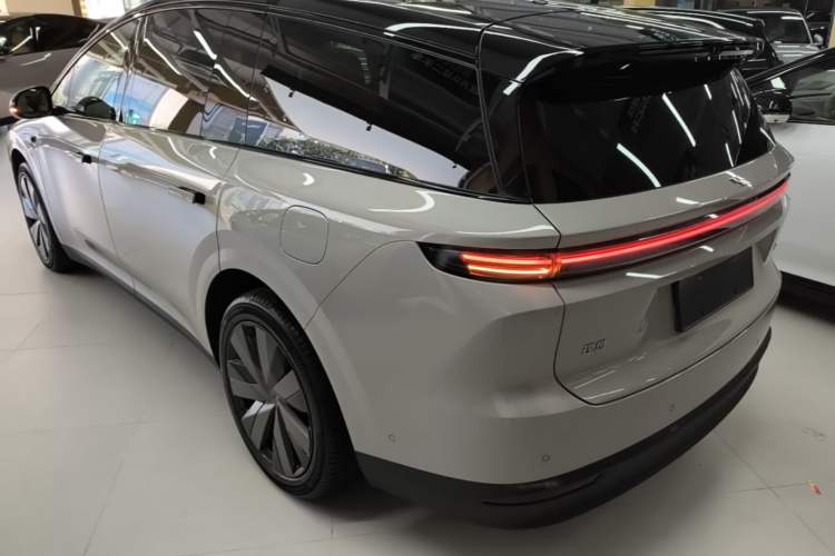 Used Li Auto i8 2025 Model Standard Version Rear Left 45 Deg