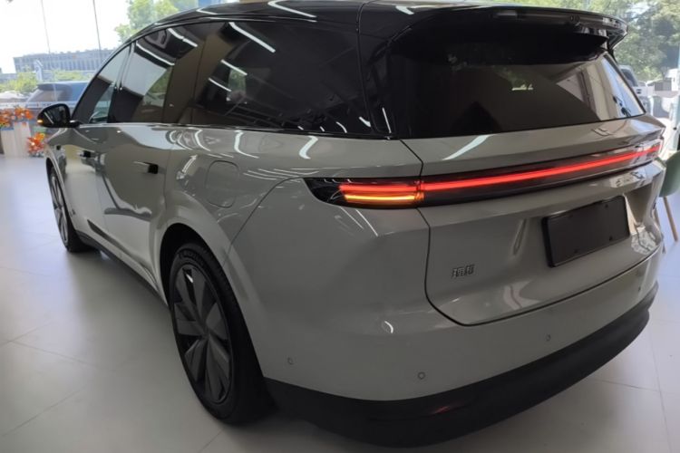 Used Li Auto i8 2025 Model Standard Version Rear Left 45 Deg