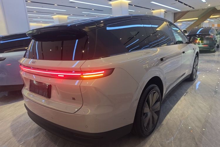 Used Li Auto i8 2025 Model Standard Version Rear Right 45 Deg
