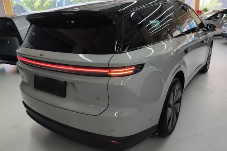 Used Li Auto i8 2025 Model Standard Version Rear Right 45 Deg