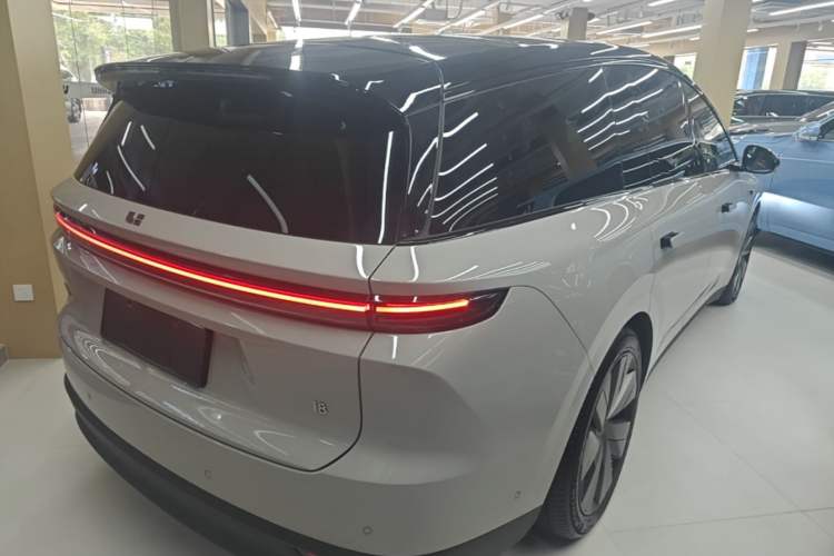 Used Li Auto i8 2025 Model Standard Version Rear Right 45 Deg