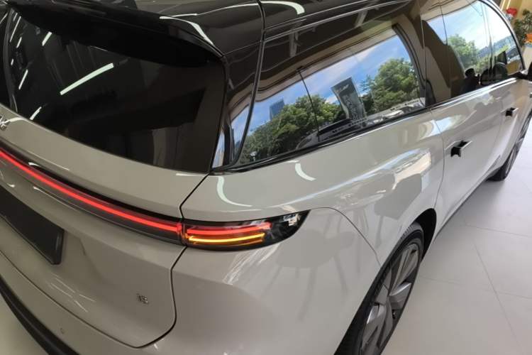 Used Li Auto i8 2025 Model Standard Version Rear Right 45 Deg