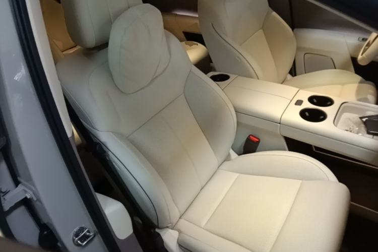 Used Li Auto i8 2025 Model Standard Version Right Front Seat