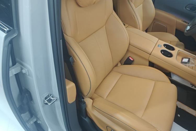 Used Li Auto i8 2025 Model Standard Version Right Front Seat