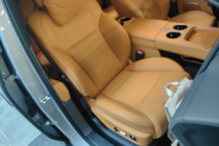 Used Li Auto i8 2025 Model Standard Version Right Front Seat