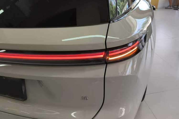 Used Li Auto i8 2025 Model Standard Version Right Rear Taillight