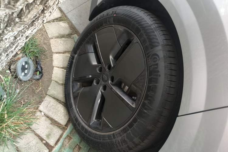 Used Li Auto i8 2025 Model Standard Version Right Rear Wheel Hub