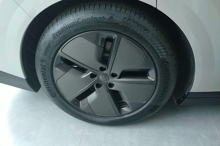 Used Li Auto i8 2025 Model Standard Version Right Rear Wheel Hub