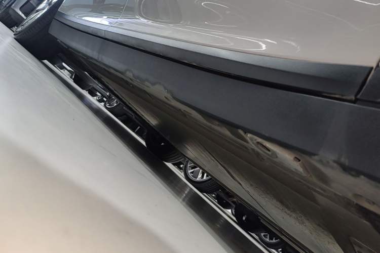 Used Li Auto i8 2025 Model Standard Version Right Side Sill