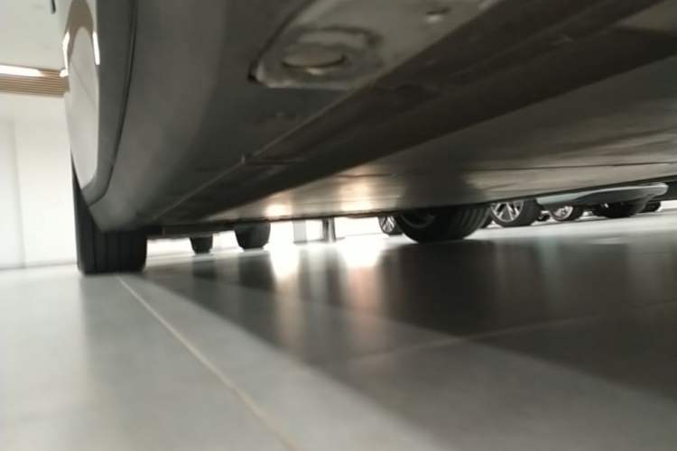Used Li Auto i8 2025 Model Standard Version Right Side Sill