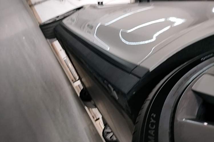 Used Li Auto i8 2025 Model Standard Version Right Side Sill