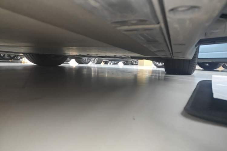 Used Li Auto i8 2025 Model Standard Version Right Side Sill