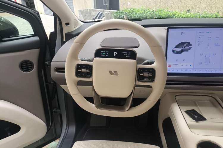 Used Li Auto i8 2025 Model Standard Version Steering Wheel