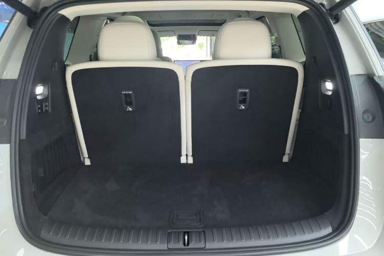 Used Li Auto i8 2025 Model Standard Version Trunk